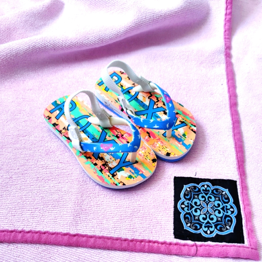 Roxy Baby Girl Flip flop sandals Toddler size 6